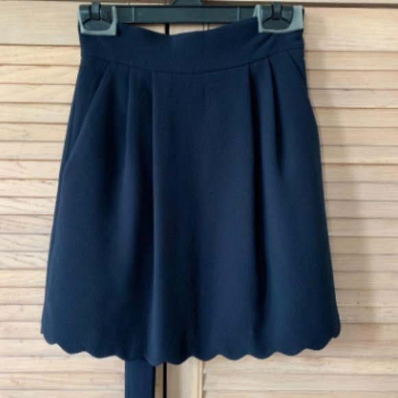 Club Monaco navy blue scalloped skirt - Picture 4 of 4